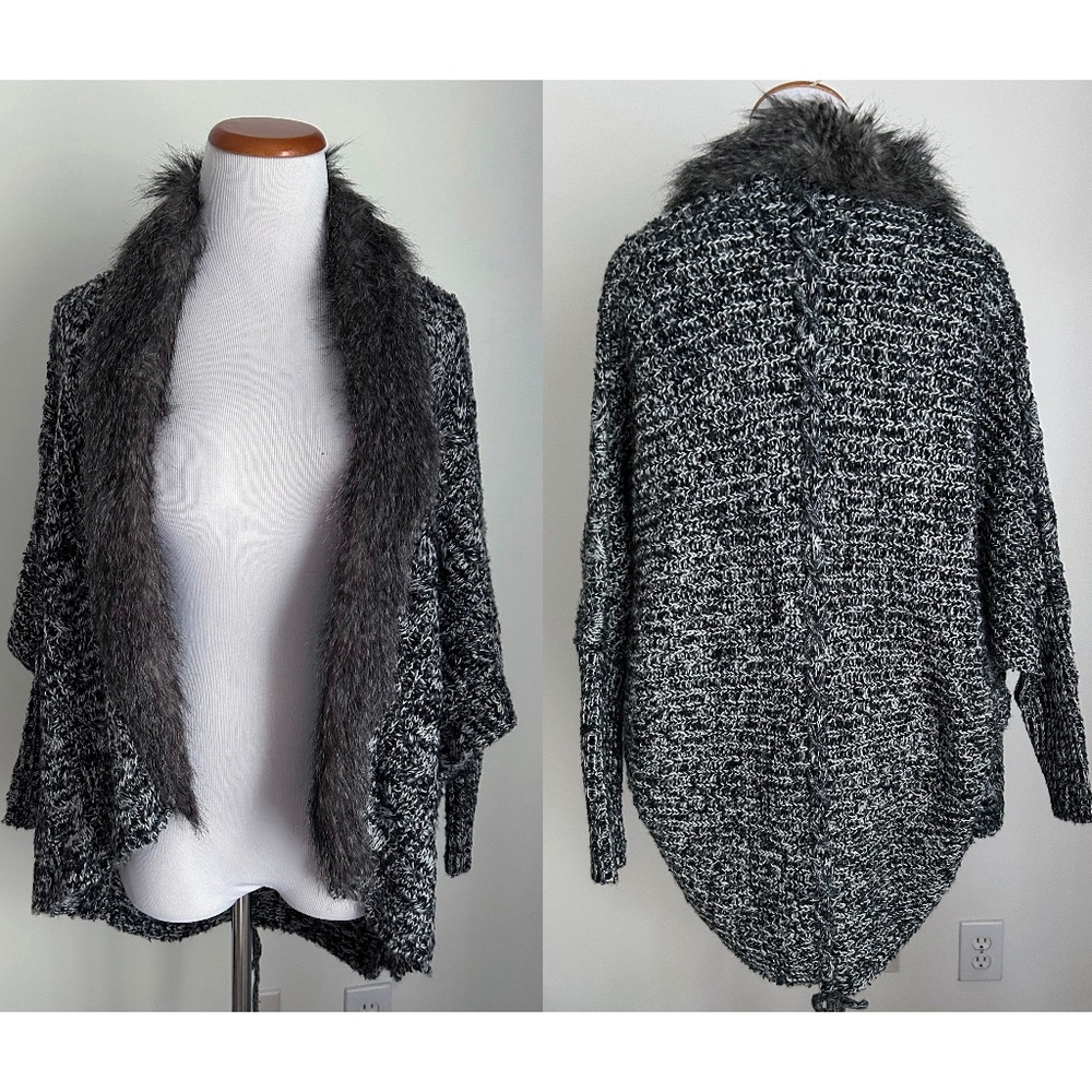 NWT! XOXO Women's Sweater Cardigan w/ Faux Fur Collar, Medium
